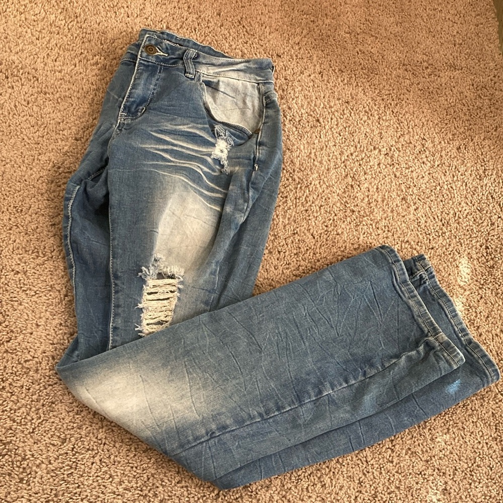 Stylish Blue Distressed Woman’s Jeans